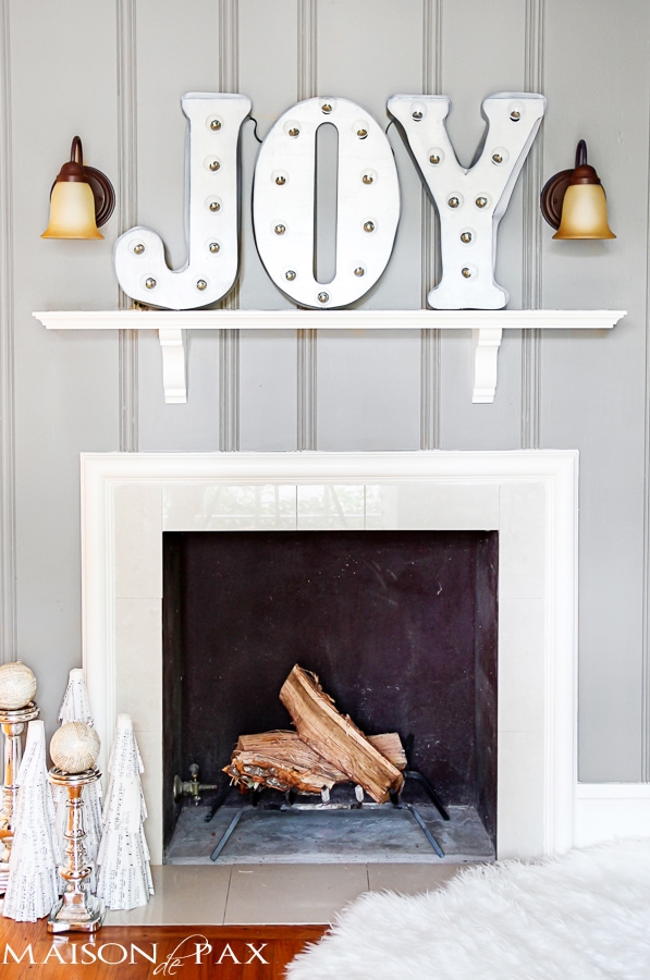 Fabulous tutorial for DIY vintage marquee lights! via aiweb9ygdry.cmersite.com #Christmas #decor