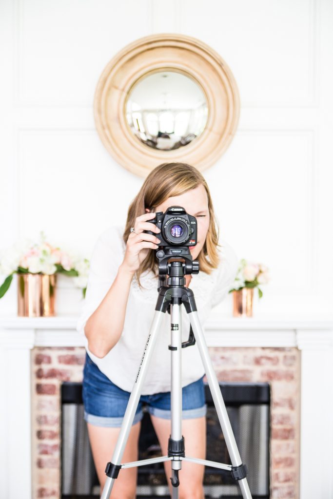 Photographing Interiors: Capturing Beauty - a course by Maison de Pax. Learn to photograph interiors beautifully with this video course! #photographinginteriors #photography #interiorphotography #photographytutorial #photographycourse #videocourse