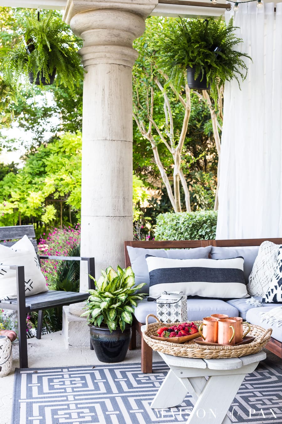 Outdoor textiles and indoor outdoor rug- Maison de Pax