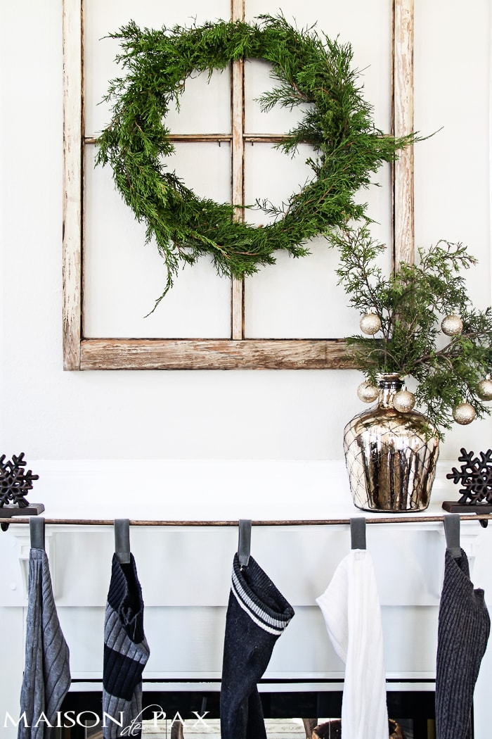 Gorgeous, simple Christmas home tour: natural greenery, winter woodland theme, sparkly touches, and simple reminder of the hope of the season. Tons of diy and decorating ideas | aiweb9ygdry.cmersite.com