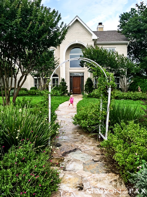 90s home Exterior- Maison de Pax