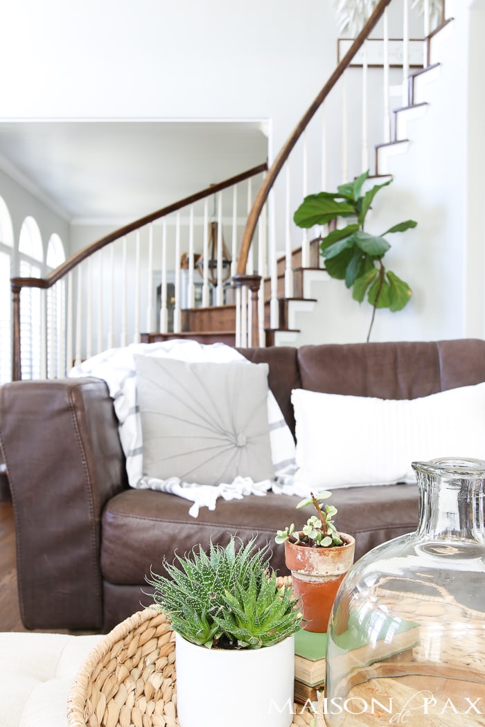 This casually elegant living room is all set to go for spring! Use these simple spring decorating ideas to get your home ready for spring.