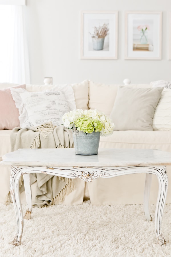 Gorgeous white living room: neutral decor, french cottage elements, diy projects, and more