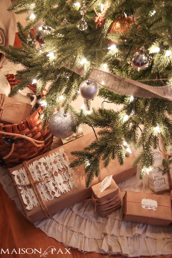 gorgeous, twinkling, holiday inspiration - beautiful Christmas lights at night via aiweb9ygdry.cmersite.com