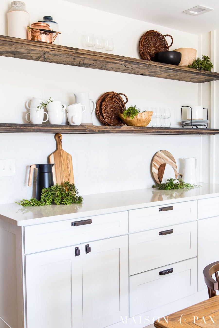 farmhouse open shelves with christmas decor | Maison de Pax