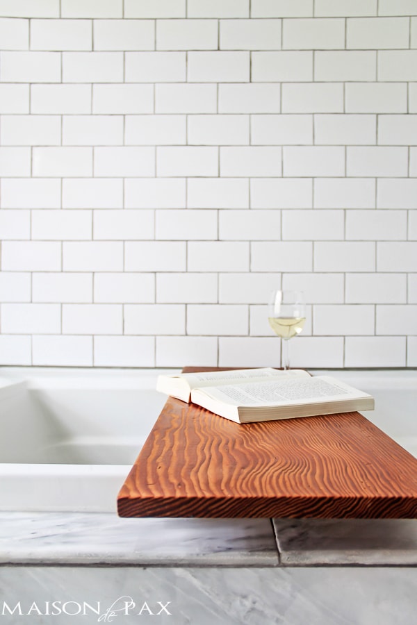 Step by step tutorial for a gorgeous wooden tub shelf. So easy to make and a perfect gift! aiweb9ygdry.cmersite.com