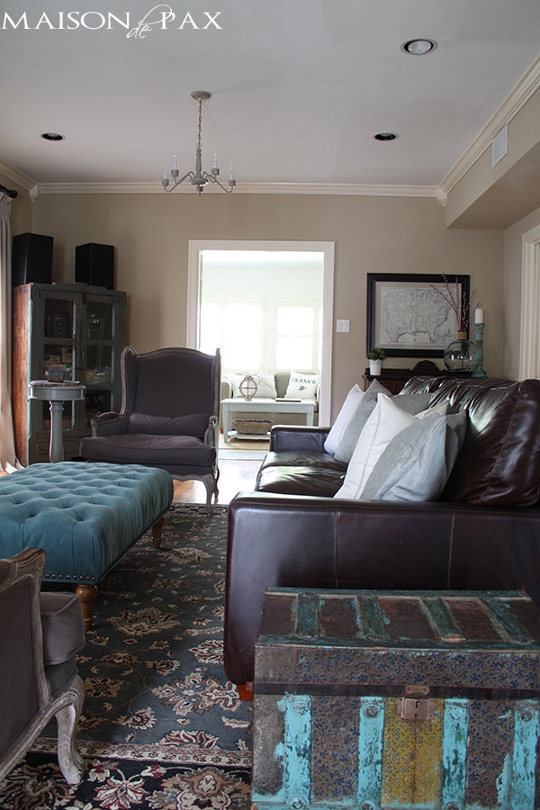 dark and poorly lit living room- Maison de Pax