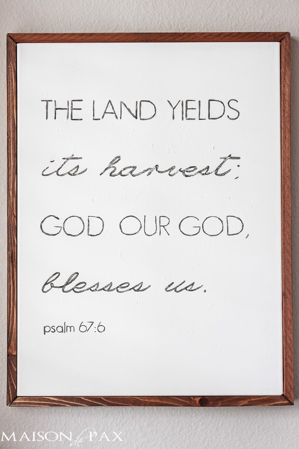 Learn how to make a beautiful, painted lettered sign on canvas with a simple wood frame: this step by step tutorial is so easy to follow | aiweb9ygdry.cmersite.com