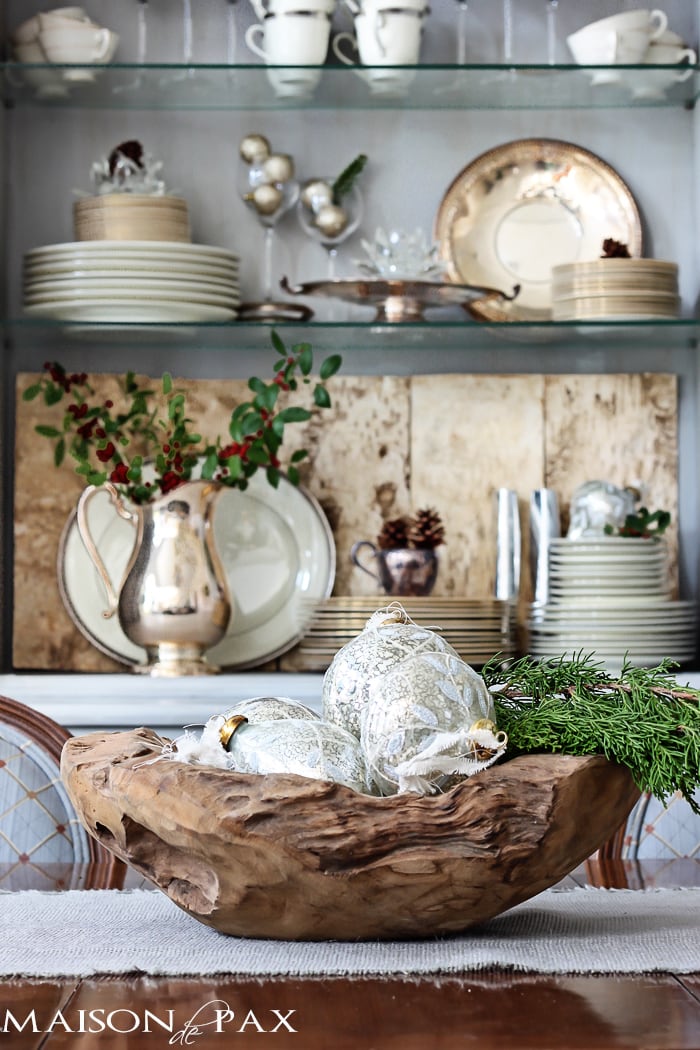 Gorgeous, simple Christmas home tour: natural greenery, winter woodland theme, sparkly touches, and simple reminder of the hope of the season. Tons of diy and decorating ideas | aiweb9ygdry.cmersite.com