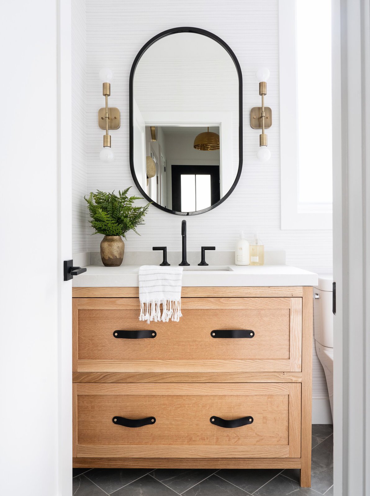 Leclair Decor powder bath