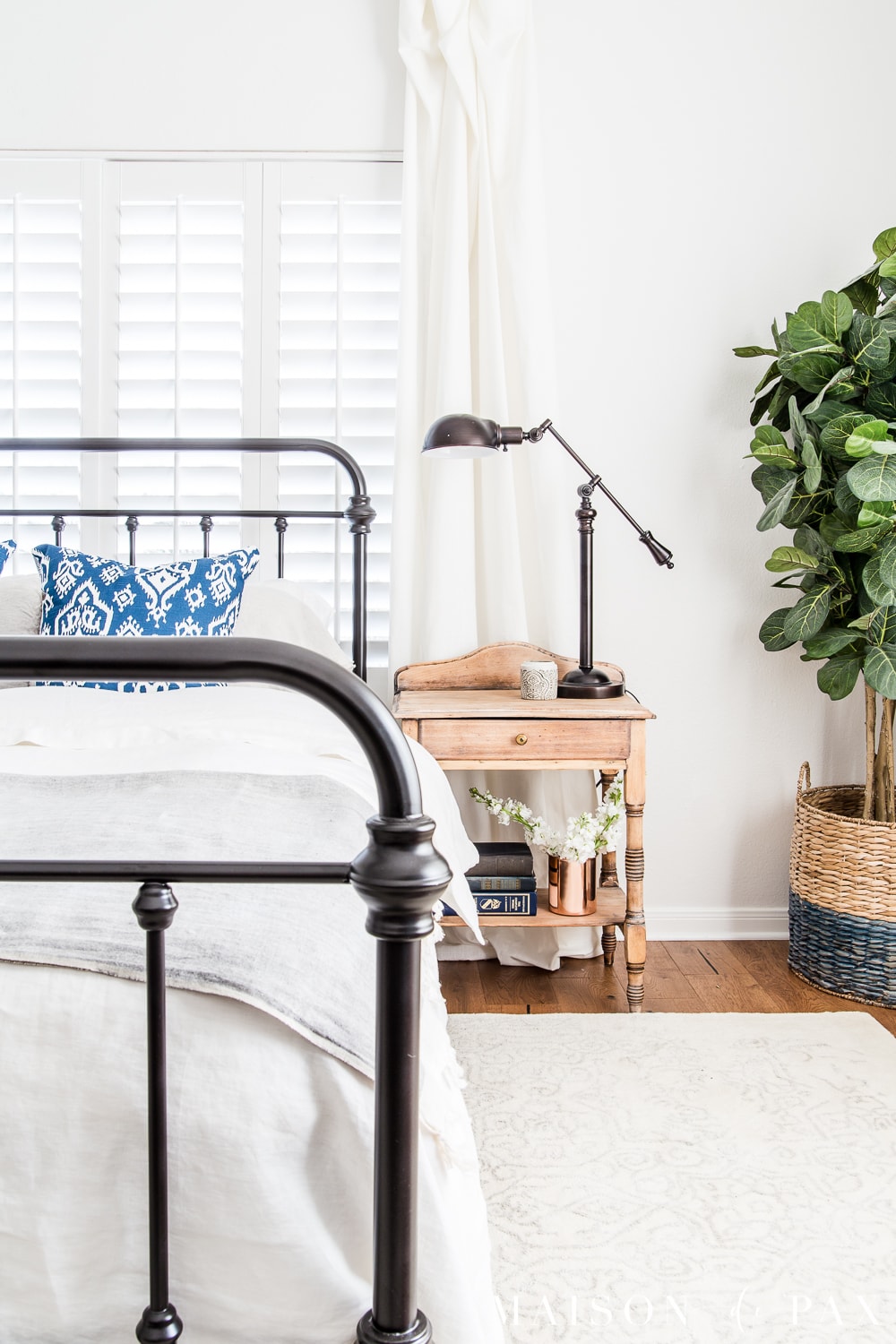 Find out how to achieve that raw wood look on a piece of vintage furniture. In just three steps, you can seal and protect but keep a natural wood look! #furnituremakeover #furniturefinish #diyfurnituremakeover #diyproject #furniturerefinishing #naturalwood #rawwood #waxfinish #rusticmodern