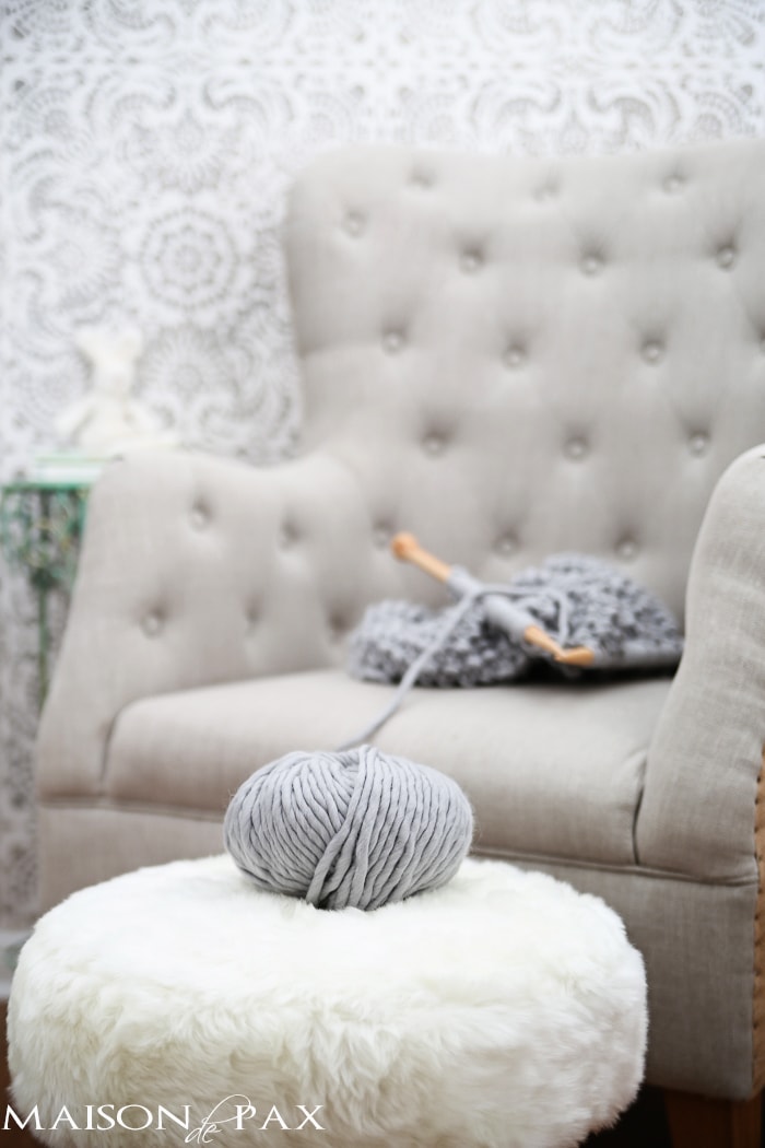 Gorgeous diy chunky knit blanket in a soft gray wool | aiweb9ygdry.cmersite.com