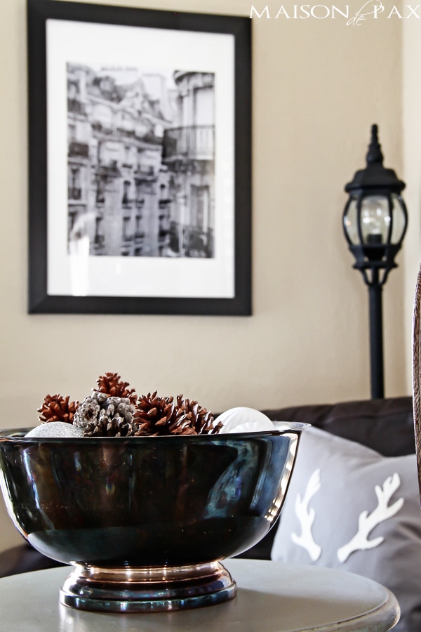 using photography in Christmas decor: stunning black and white photography of Paris via aiweb9ygdry.cmersite.com