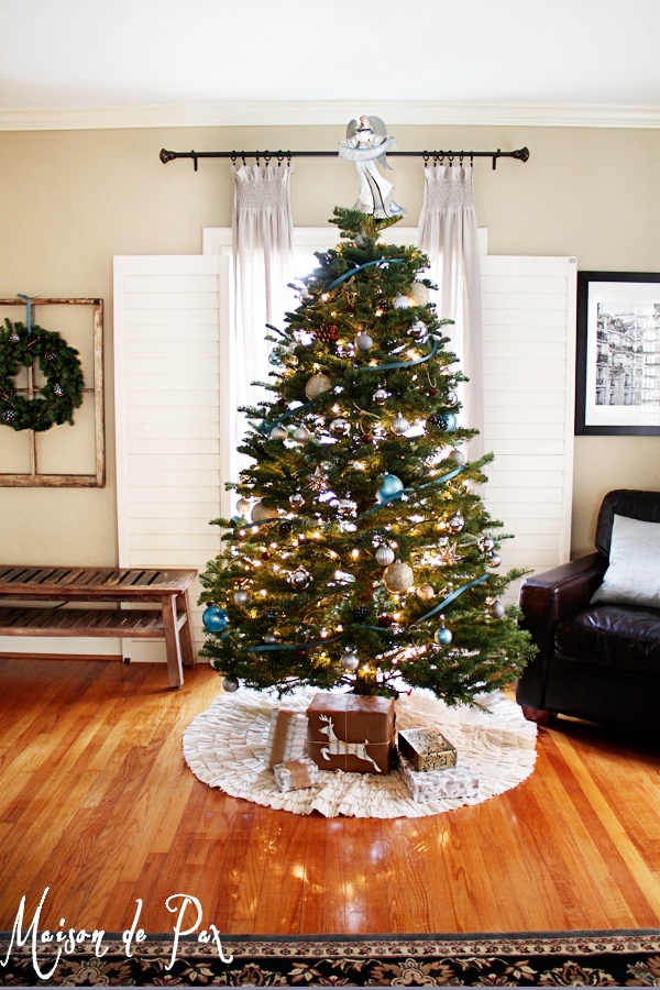 blue christmas tree vert