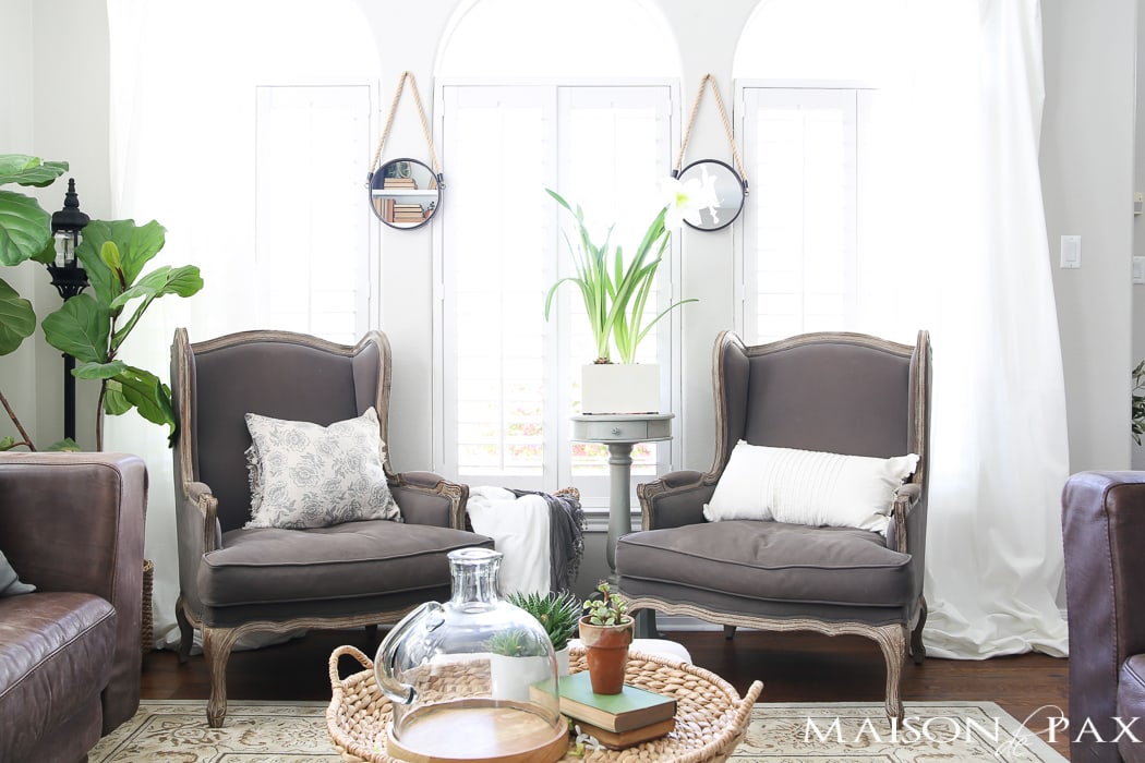 This casually elegant living room is all set to go for spring! Use these simple spring decorating ideas to get your home ready for spring.