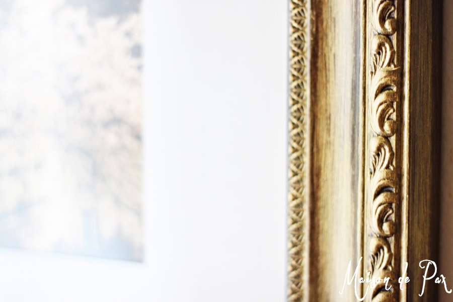 Give an old, tired, or out-of-date frame an instant facelift using gold wax!  See full tutorial at aiweb9ygdry.cmersite.com