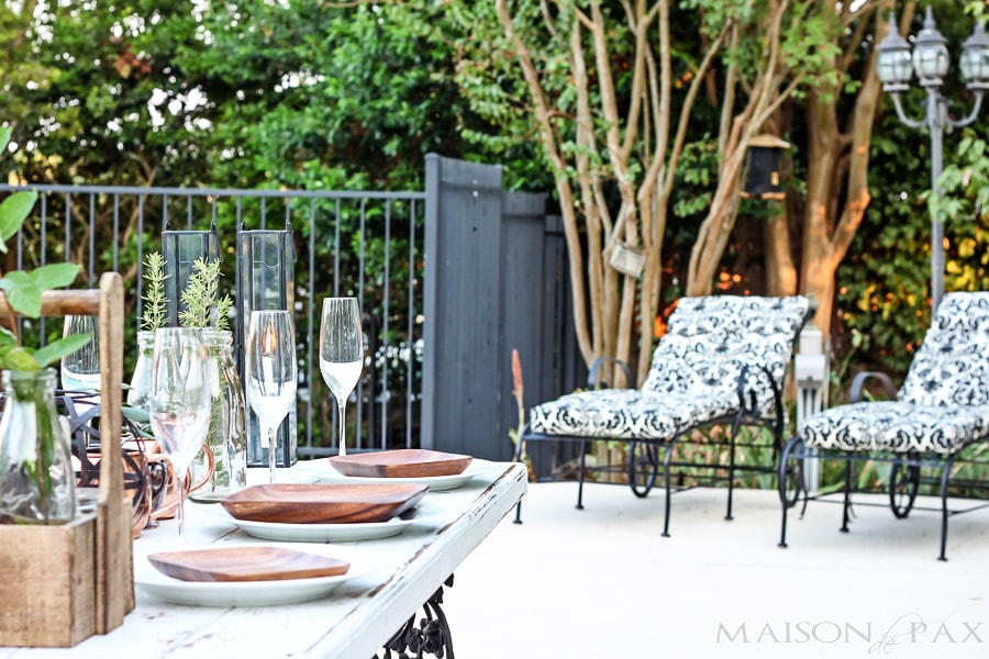 gorgeous, elegant yet casual outdoor dinner party setting | aiweb9ygdry.cmersite.com