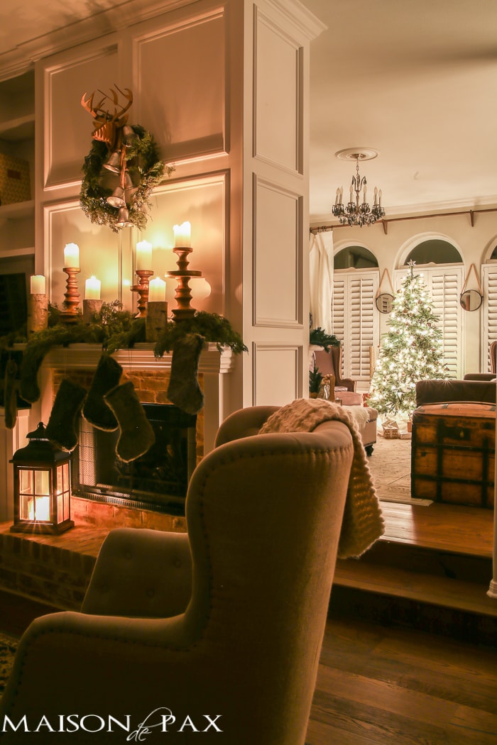 Christmas mantel and living room - Maison de Pax