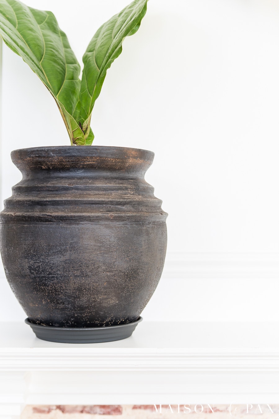 DIY aged black pottery | Maison de Pax