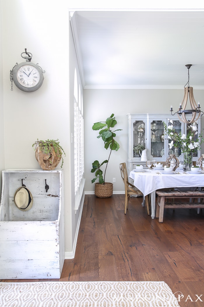 White and green Modern Farmhouse entry- Maison de Pax