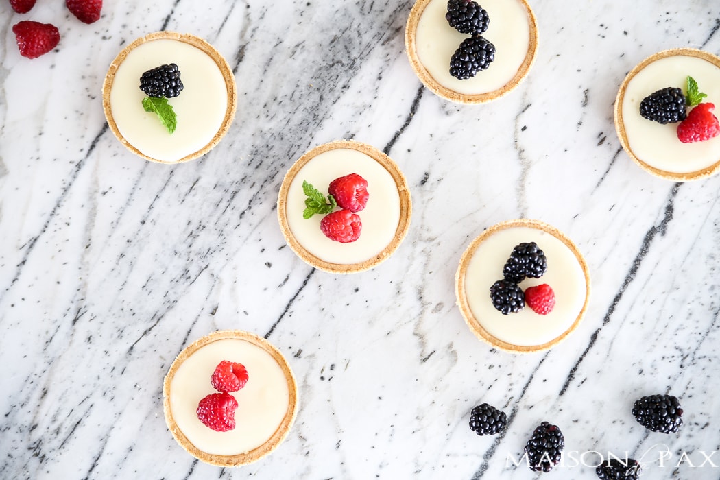 Only three ingredients! These mini lemon lime tarts are so easy and delicious | aiweb9ygdry.cmersite.com