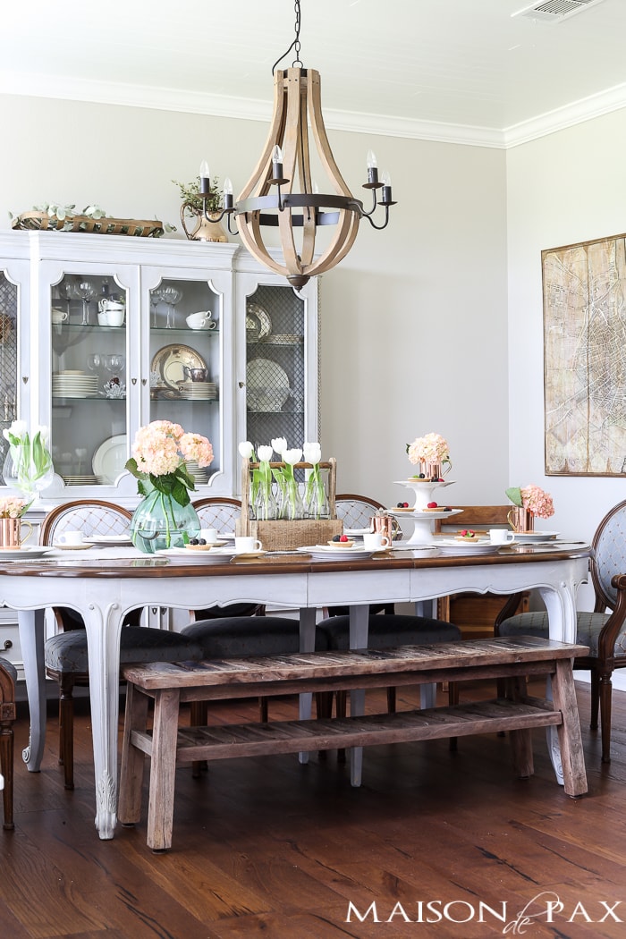 beautiful French country dining room with a lovely, fresh table setting | aiweb9ygdry.cmersite.com