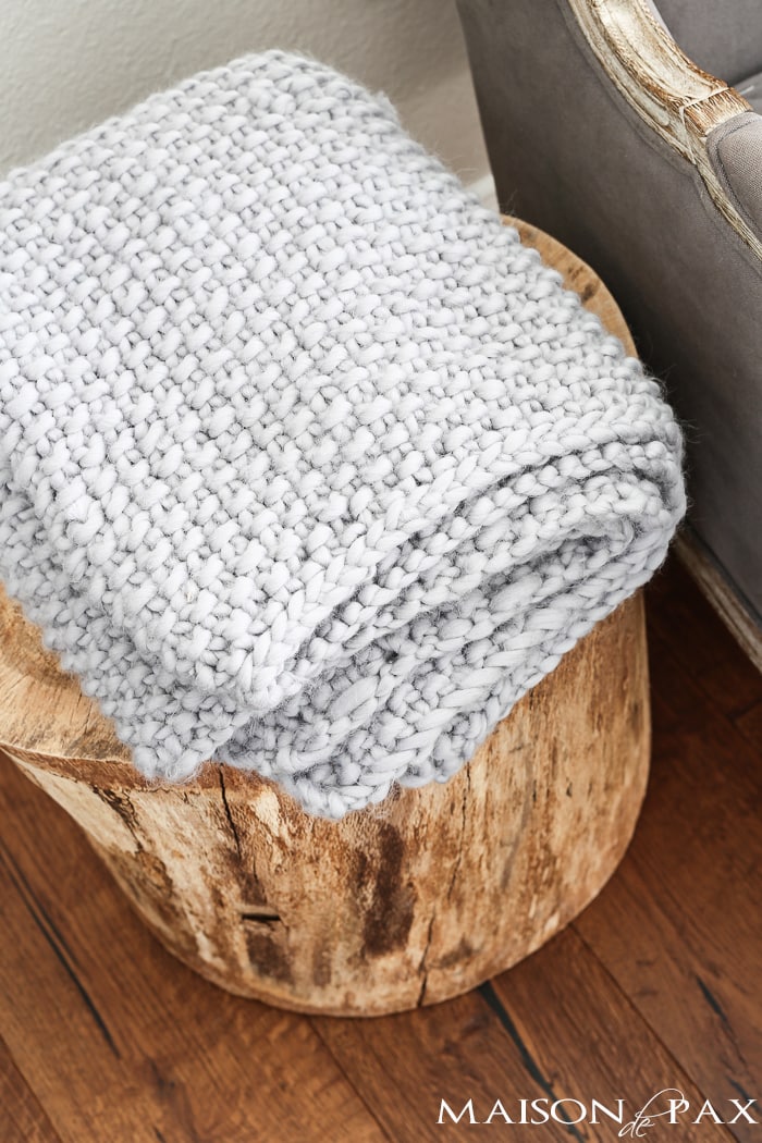 Gorgeous diy chunky knit blanket in a soft gray wool | aiweb9ygdry.cmersite.com