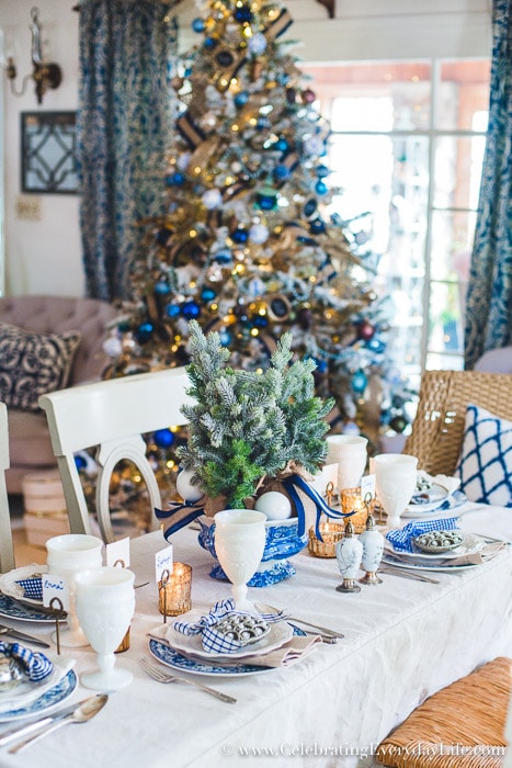 using a folding table for the holidays can still be elegant! - Maison de Pax