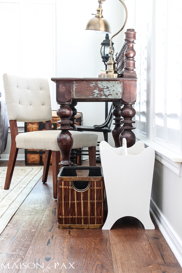 Great tips for a clutter-free desk! aiweb9ygdry.cmersite.com