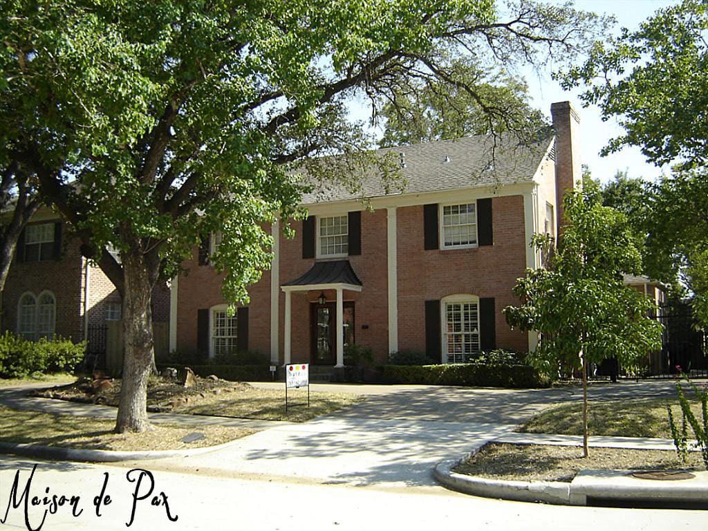 Before picture of a Houston brick colonial- Maison de Pax
