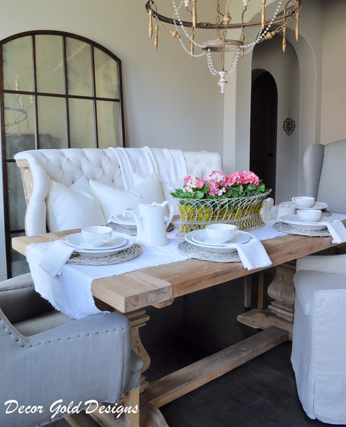5 Tips for Making Your Home Current and Stylish: It is possible! And you don't have to kill yourself trying to make it happen... Don't miss these tips for a current, stylish home!