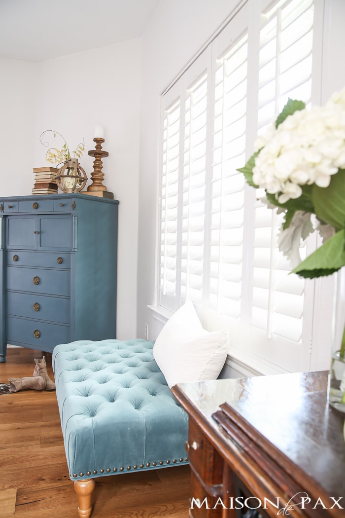 Blue and white fall decorating Ideas- Maison de Pax