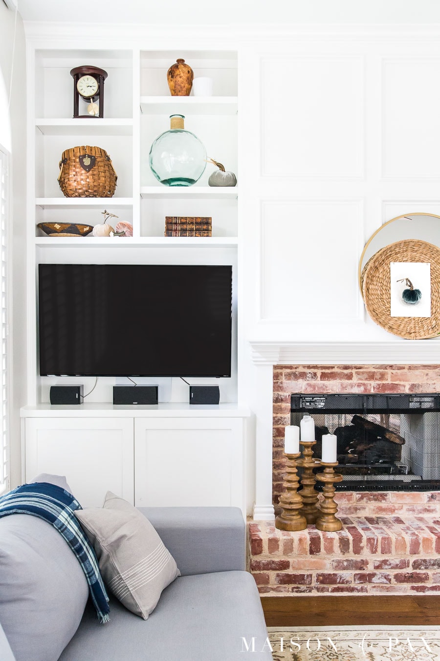 Living Room with built-in bookshelves- Maison de Pax
