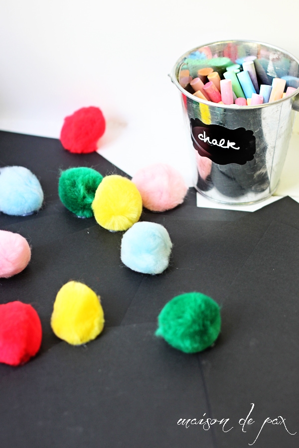 Perfect for your next party, these little chalkboard party hats are so easy precious! Get the tutorial at aiweb9ygdry.cmersite.com #diy #howtomake #kids #birthday #newyears #template #paper
