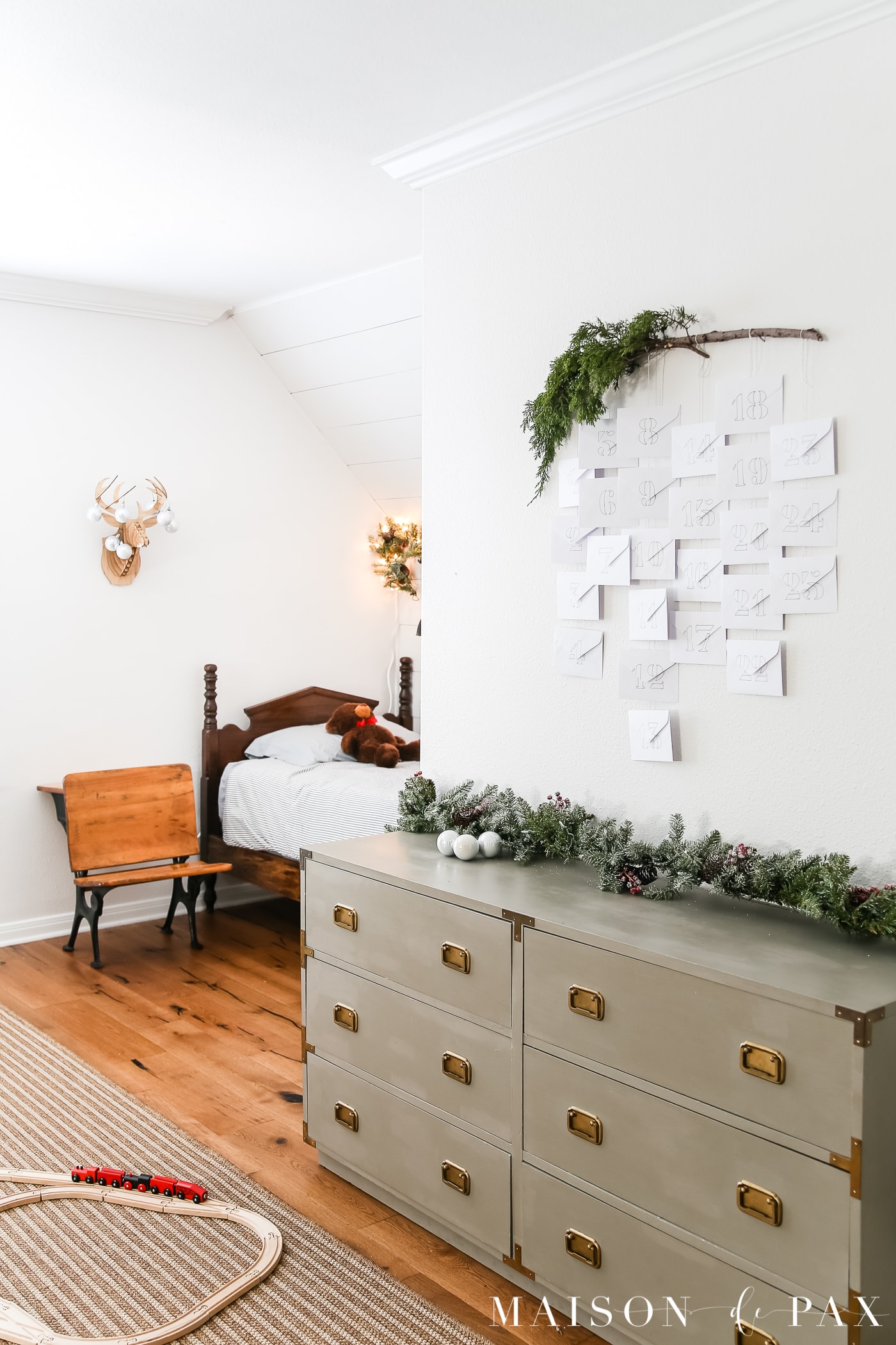 diy advent calendar in kid's room #adventcalendar