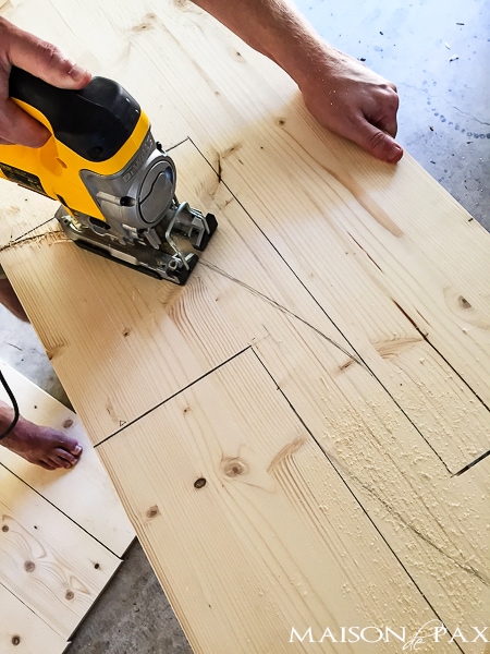step by step tutorial and building plans for an "antique" firewood box - perfect for a mini mudroom, too! aiweb9ygdry.cmersite.com