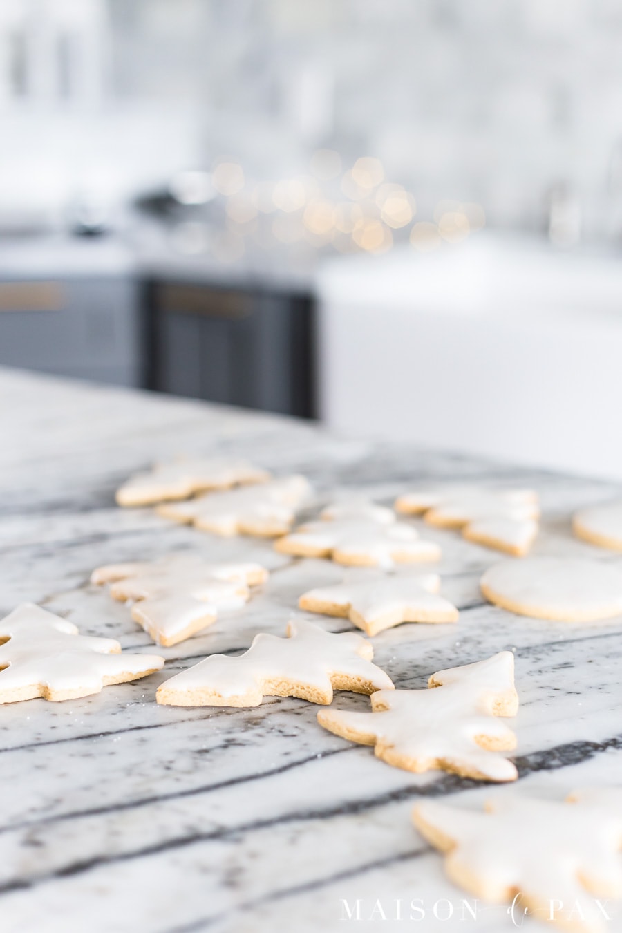 christmas tree shaped iced sugar cookies with peanut butter | Maison de Pax