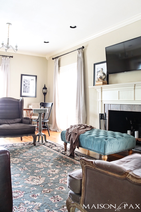 gorgeous neutral living room with blue and turquoise accents: mix of antiques, affordable pieces, and diy ideas | aiweb9ygdry.cmersite.com