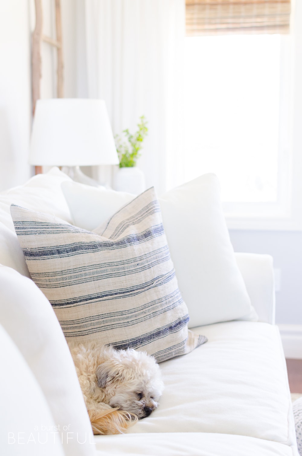 How to Capture a Modern Farmhouse Style: tips for decorating your home with that modern farmhouse feel and charm