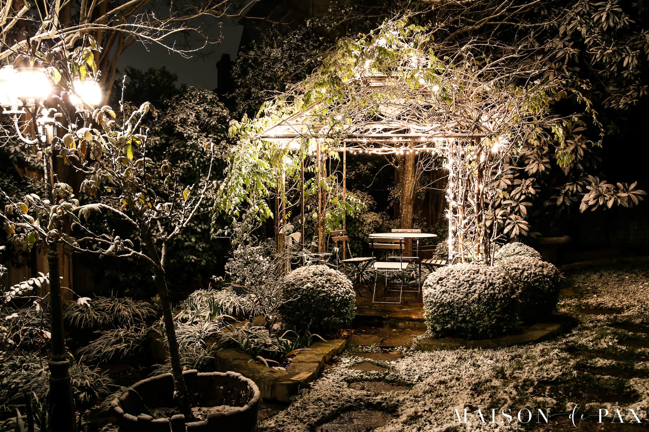 arbor with christmas lights and outdoor smart timer | Maison de Pax