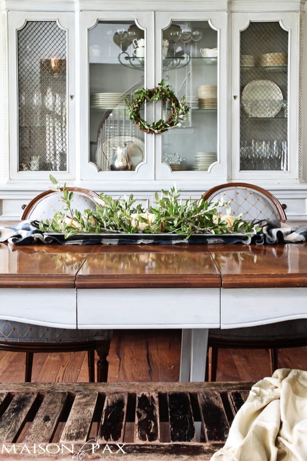 I love this fall home tour! Calming neutrals and lots of texture: simple ideas and easy fall decorations | aiweb9ygdry.cmersite.com