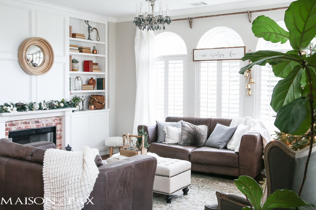 Green and white Christmas decorating ideas - Maison de Pax