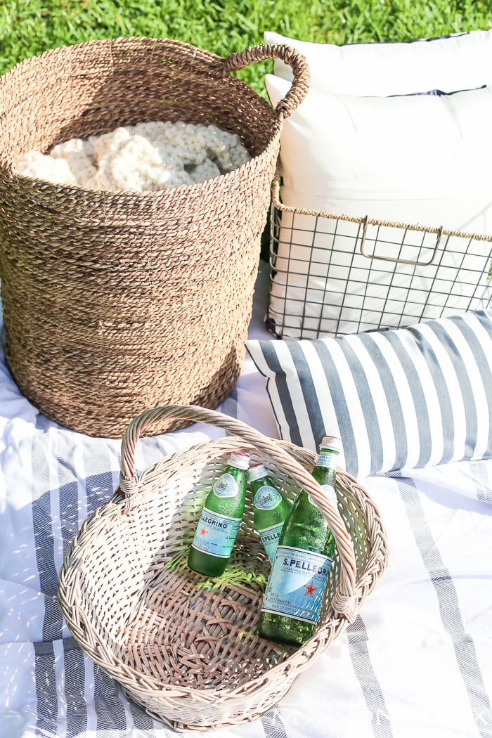 simple summer picnic blanket and games