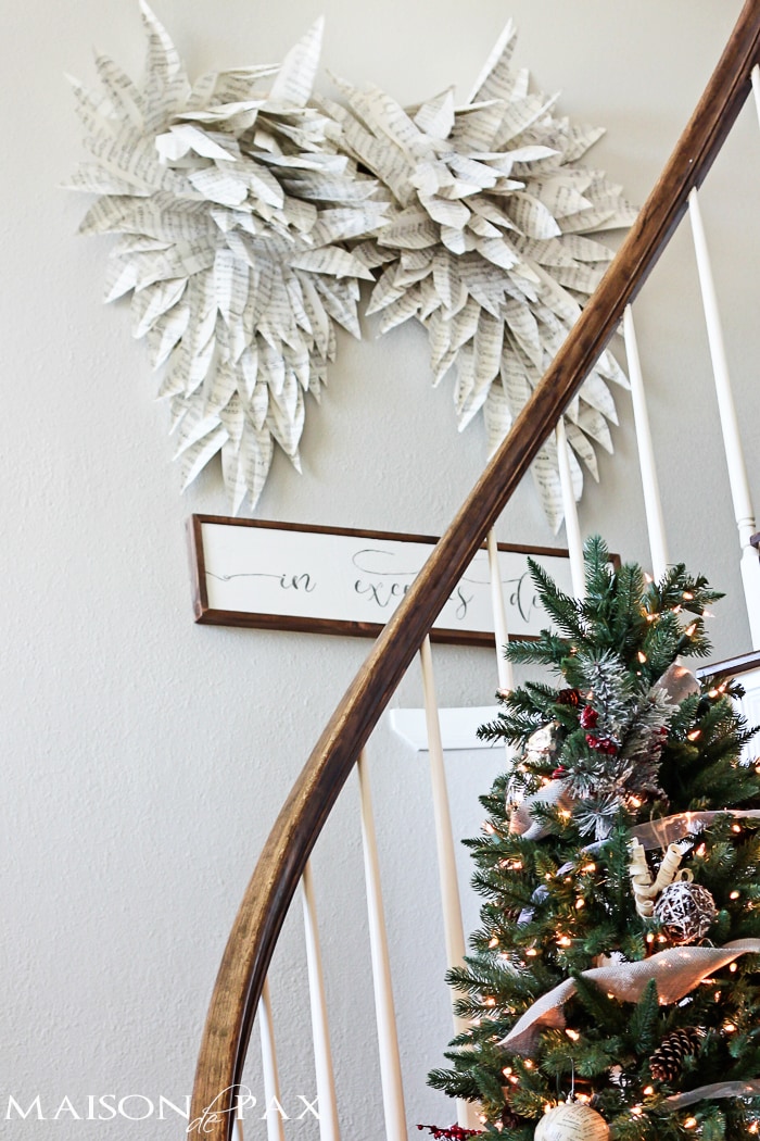 Gorgeous, simple Christmas home tour: natural greenery, winter woodland theme, sparkly touches, and simple reminder of the hope of the season. Tons of diy and decorating ideas | aiweb9ygdry.cmersite.com