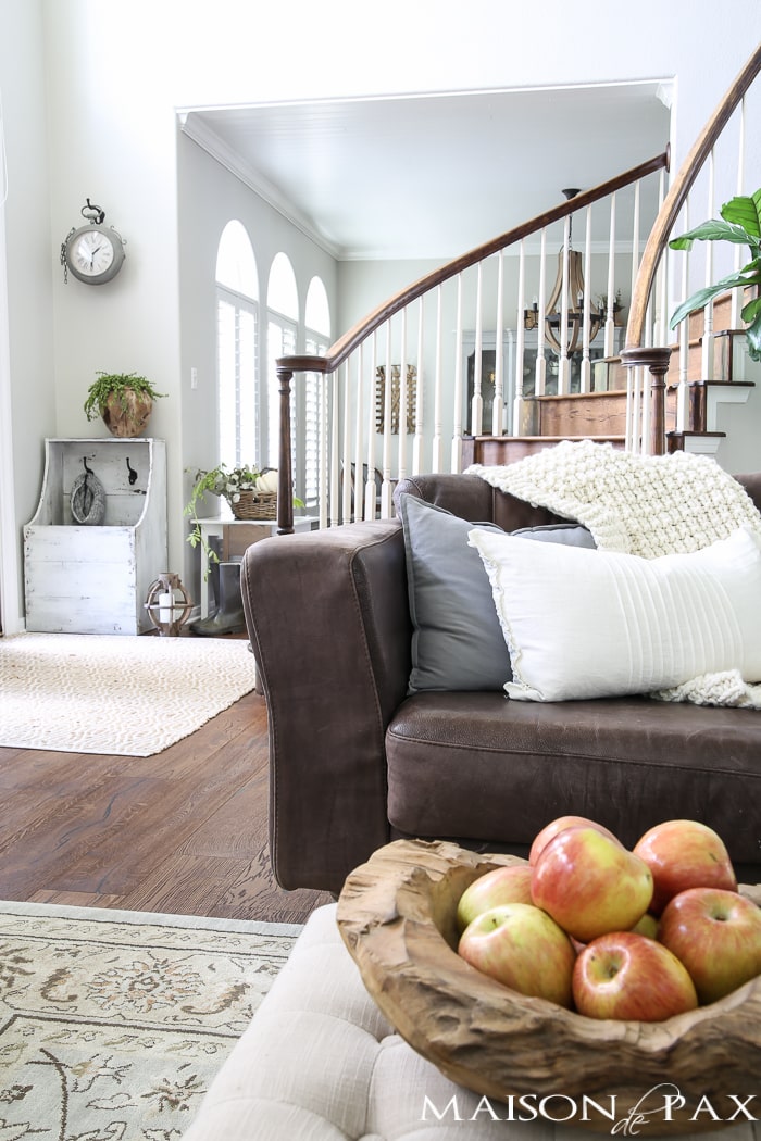 Fall crisp apples as home decor for the coffee table- Maison de Pax