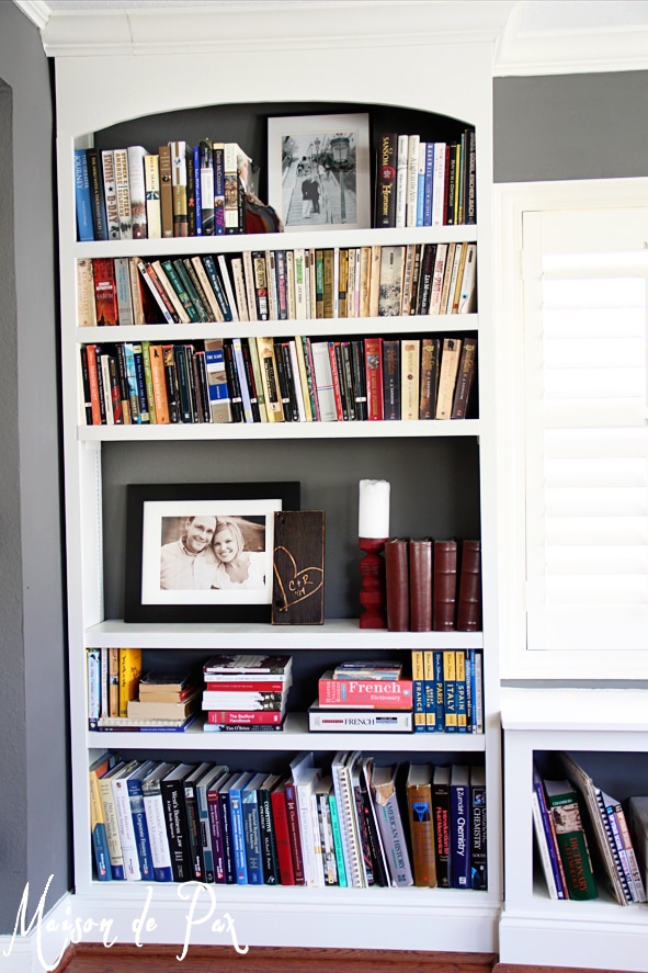 Amazing DIY built in bookcases!