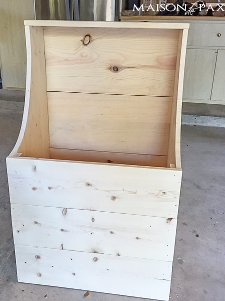 step by step tutorial and building plans for an "antique" firewood box - perfect for a mini mudroom, too! aiweb9ygdry.cmersite.com