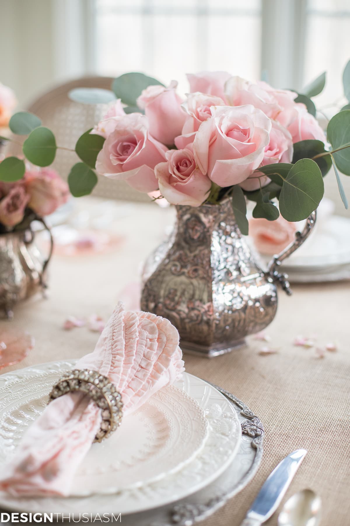 Rustic Romance: A Valentine’s Day Table Setting - designthusiasm.com