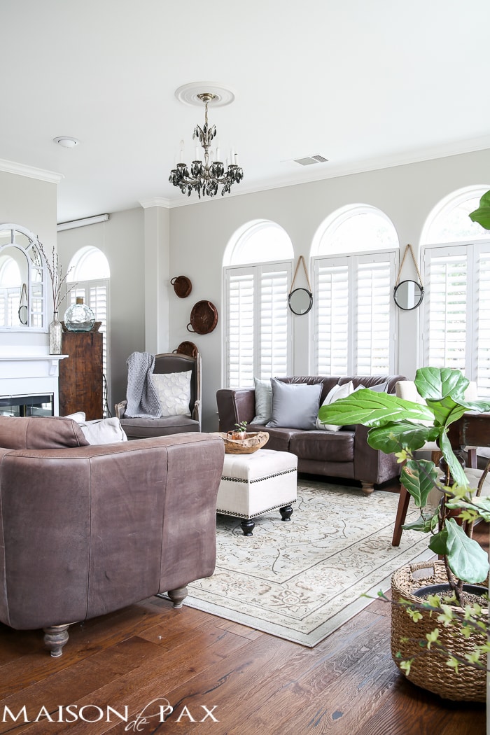 Spring Home Tour: What a beautiful home decorated with neutrals and light touches of greenery perfect for spring or summer | aiweb9ygdry.cmersite.com
