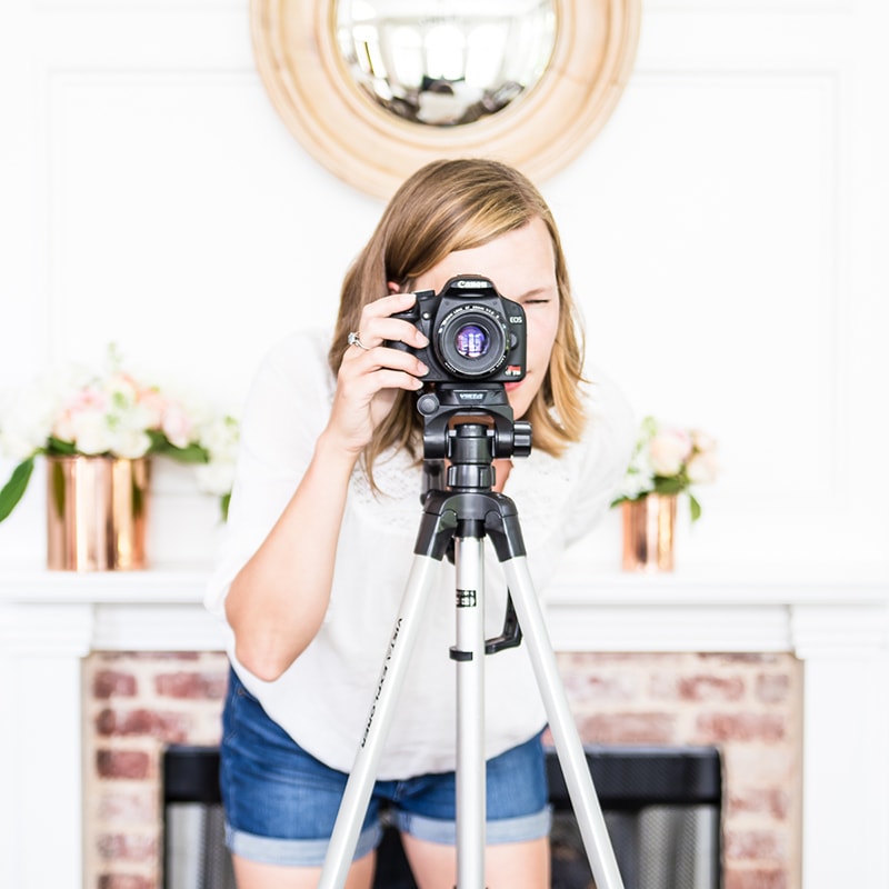 Photographing Interiors: Capturing Beauty - a course by Maison de Pax. Learn how to use your DSLR camera in Unit 1 of this video course! #photographinginteriors #photography #interiorphotography #photographytutorial #photographycourse #videocourse